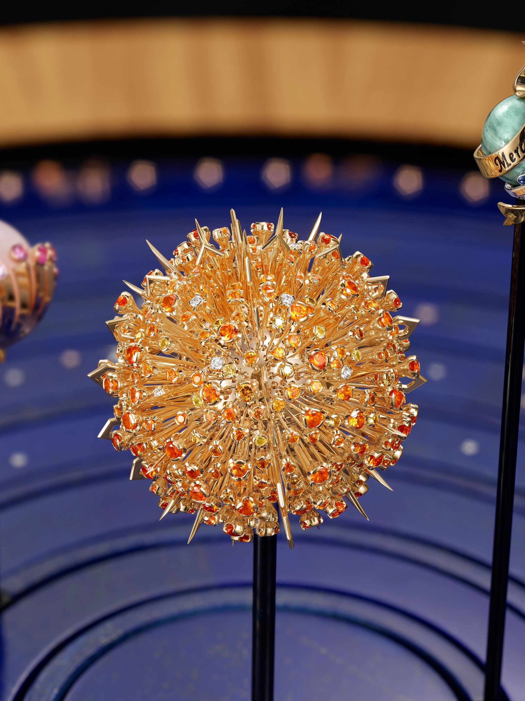 太阳,玫瑰金,黄K金,黄色蓝宝石,锰铝榴石和钻石,Van Cleef & Arpels梵克雅宝。