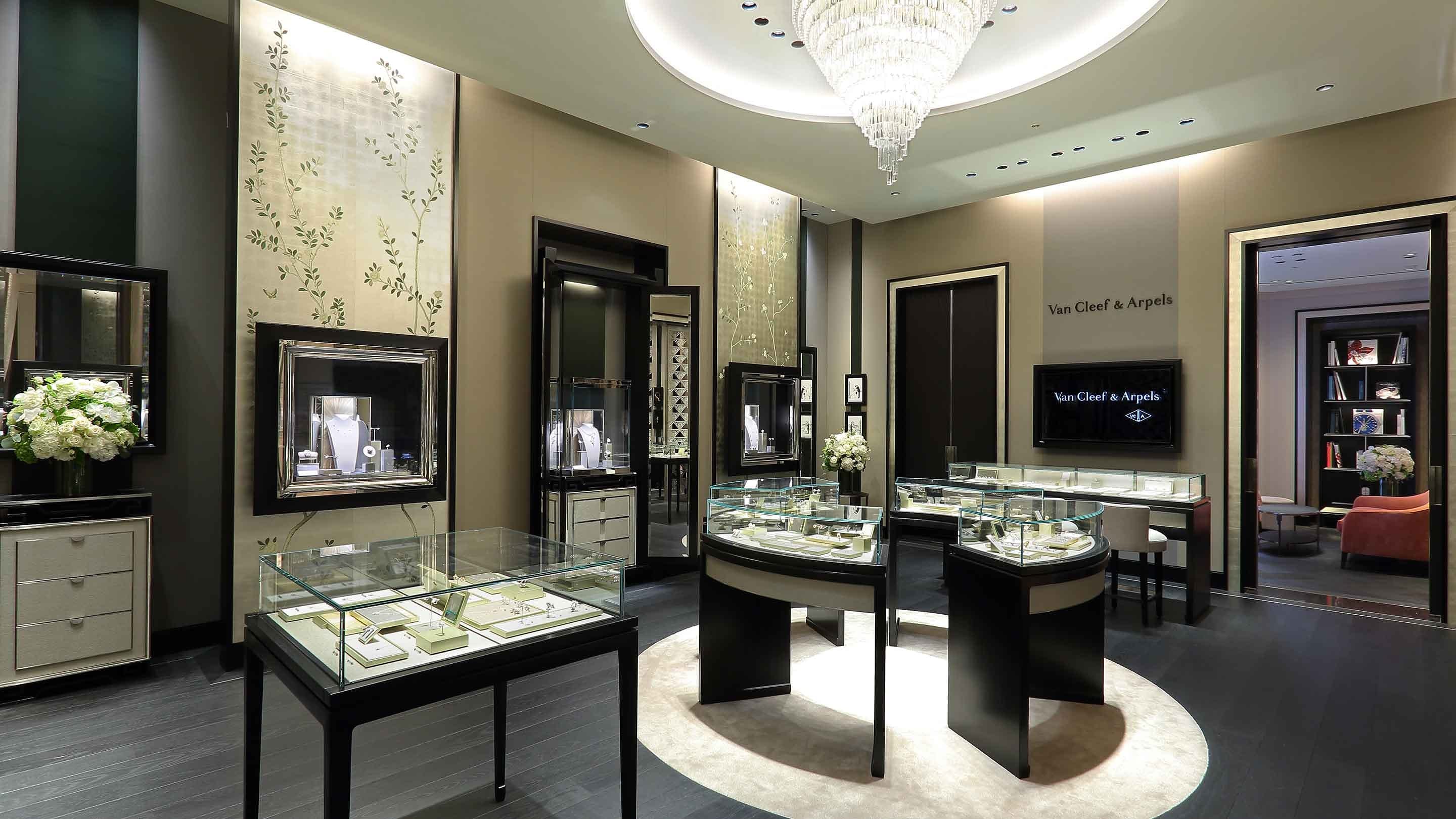 Nagoya midland square boutique present the main aera view, van cleef and arpels&nbsp;