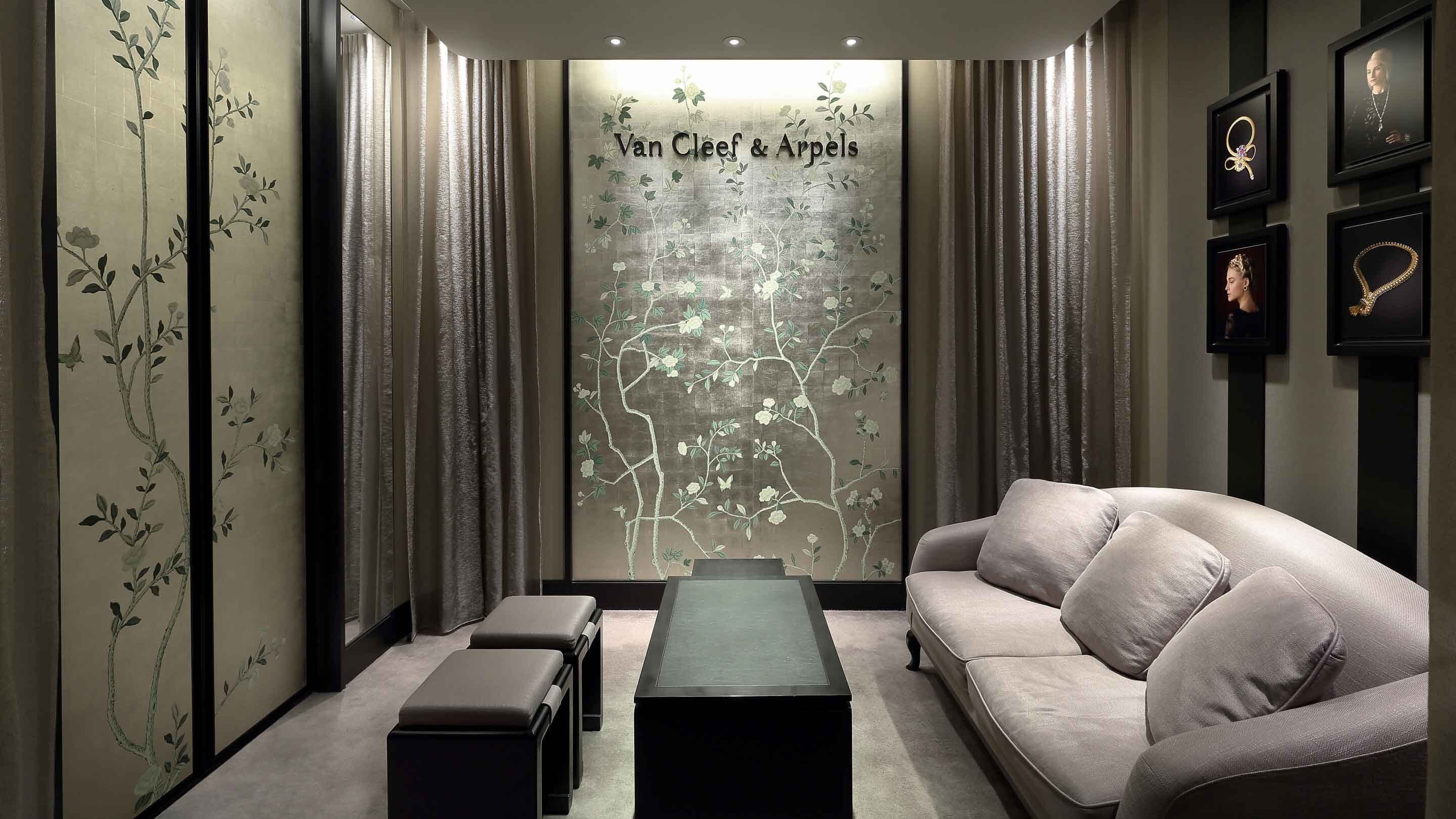 yokohama sogo boutique present the salon view, van cleef and arpels