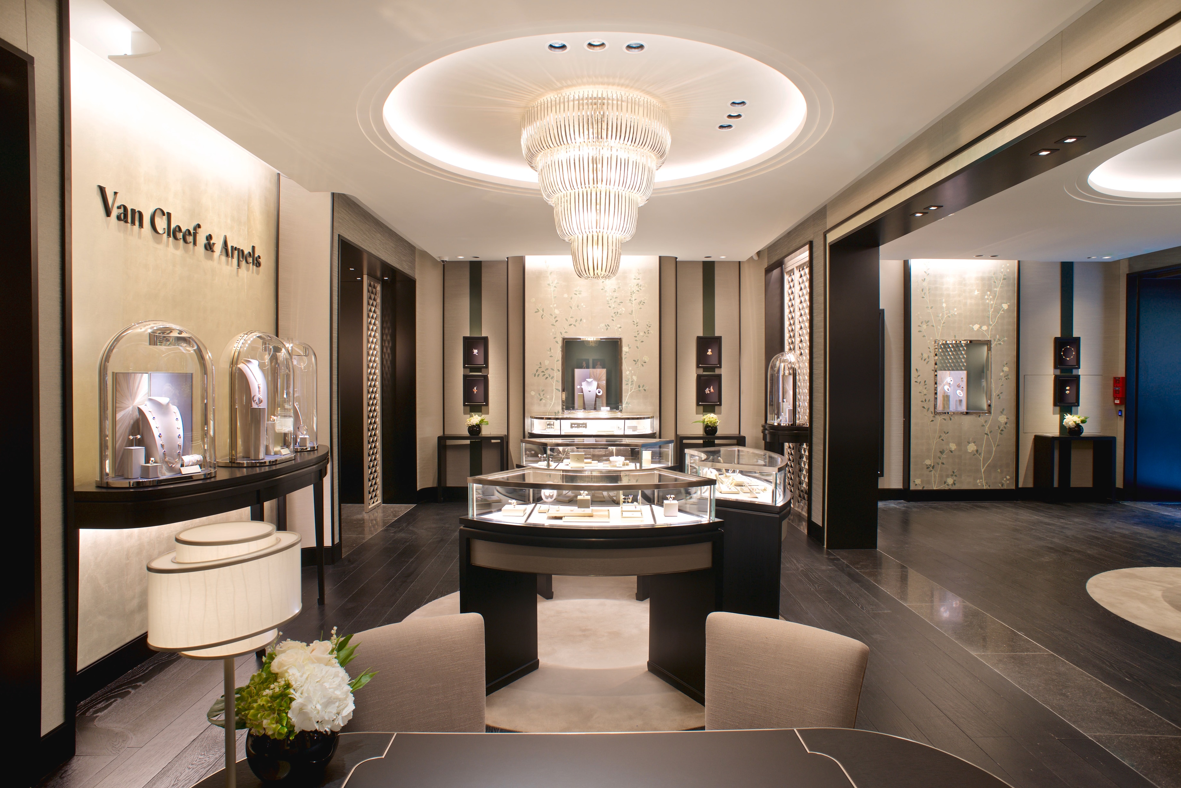 Lisbon boutique present the main area view, Van Cleef Arpels