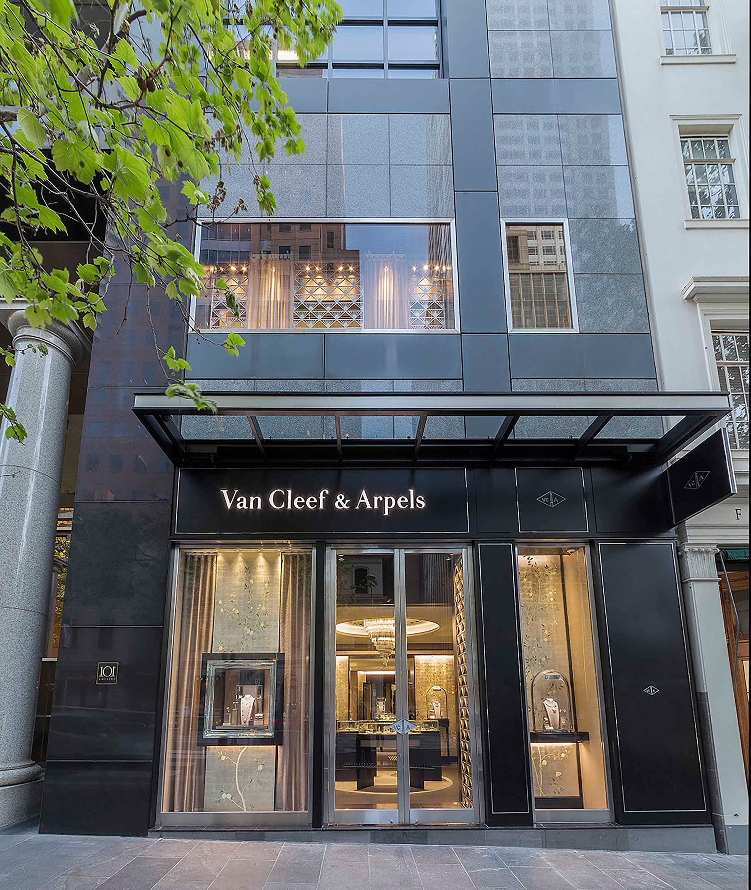 Melbourne Collins street present the facade view, Van Cleef & Arpels.