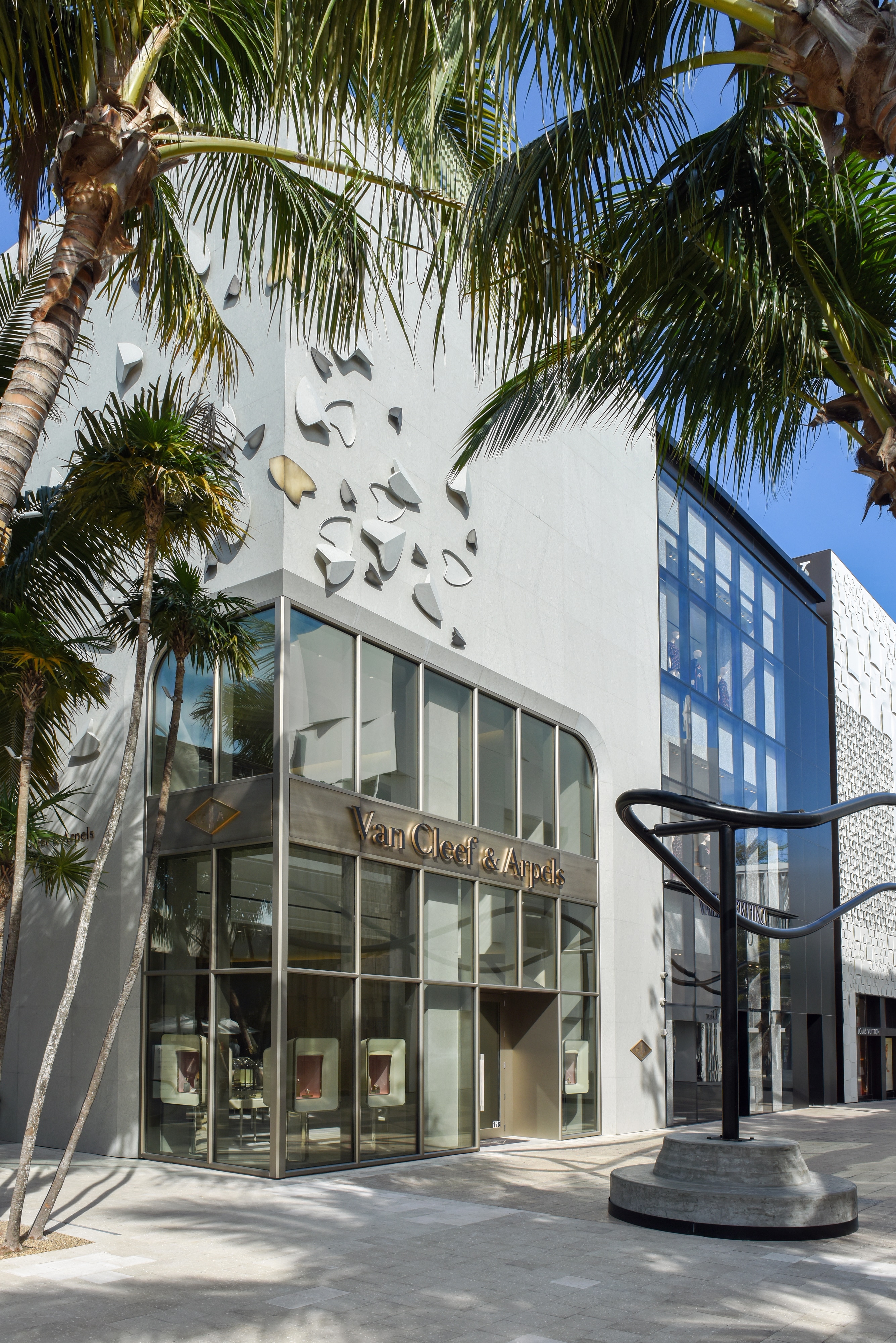 Miami Design District boutique present the facade view, Van Cleef Arpels