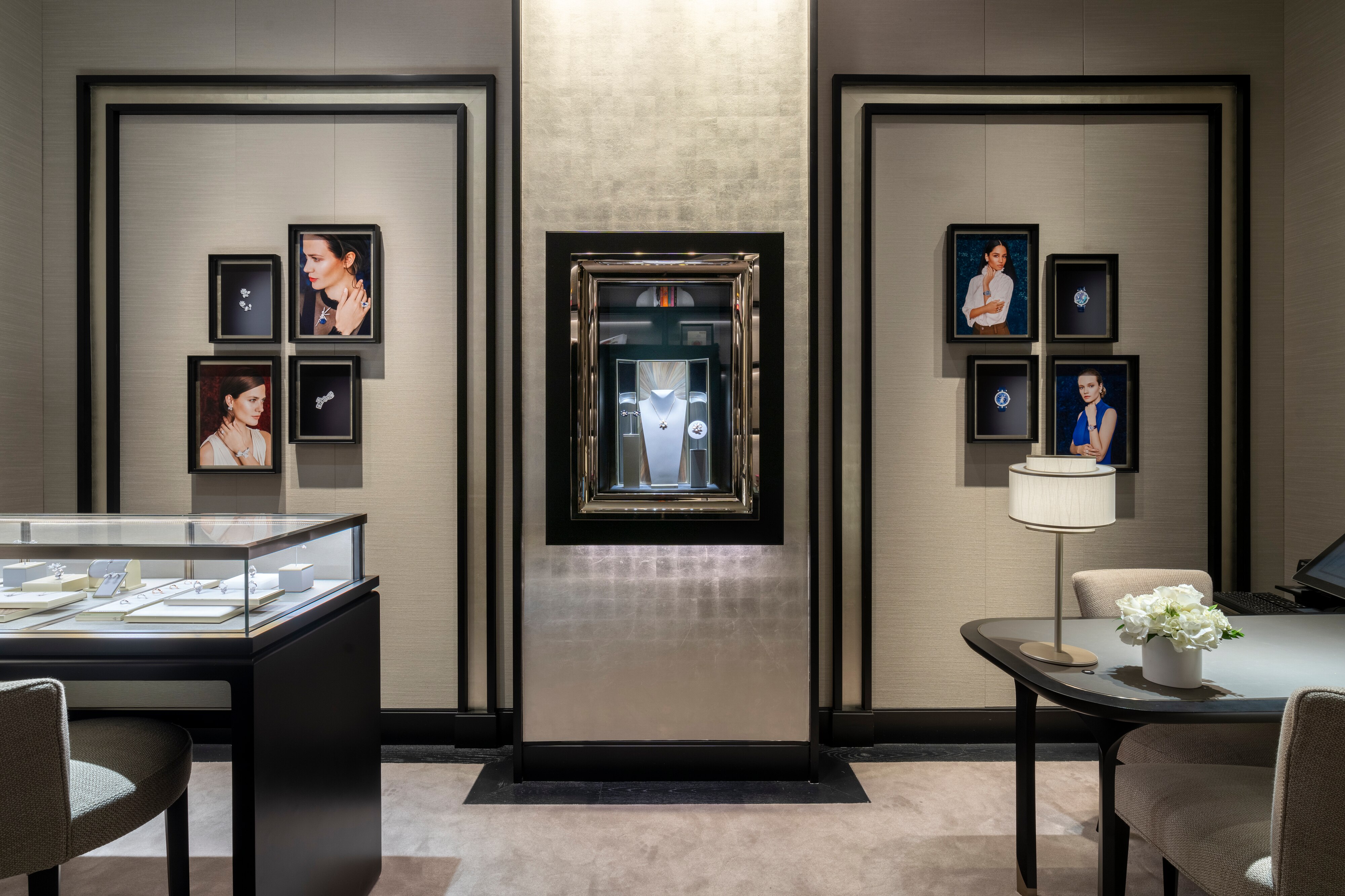 Scottsdale Neiman Marcus boutique present the sale area view, Van Cleef Arpels