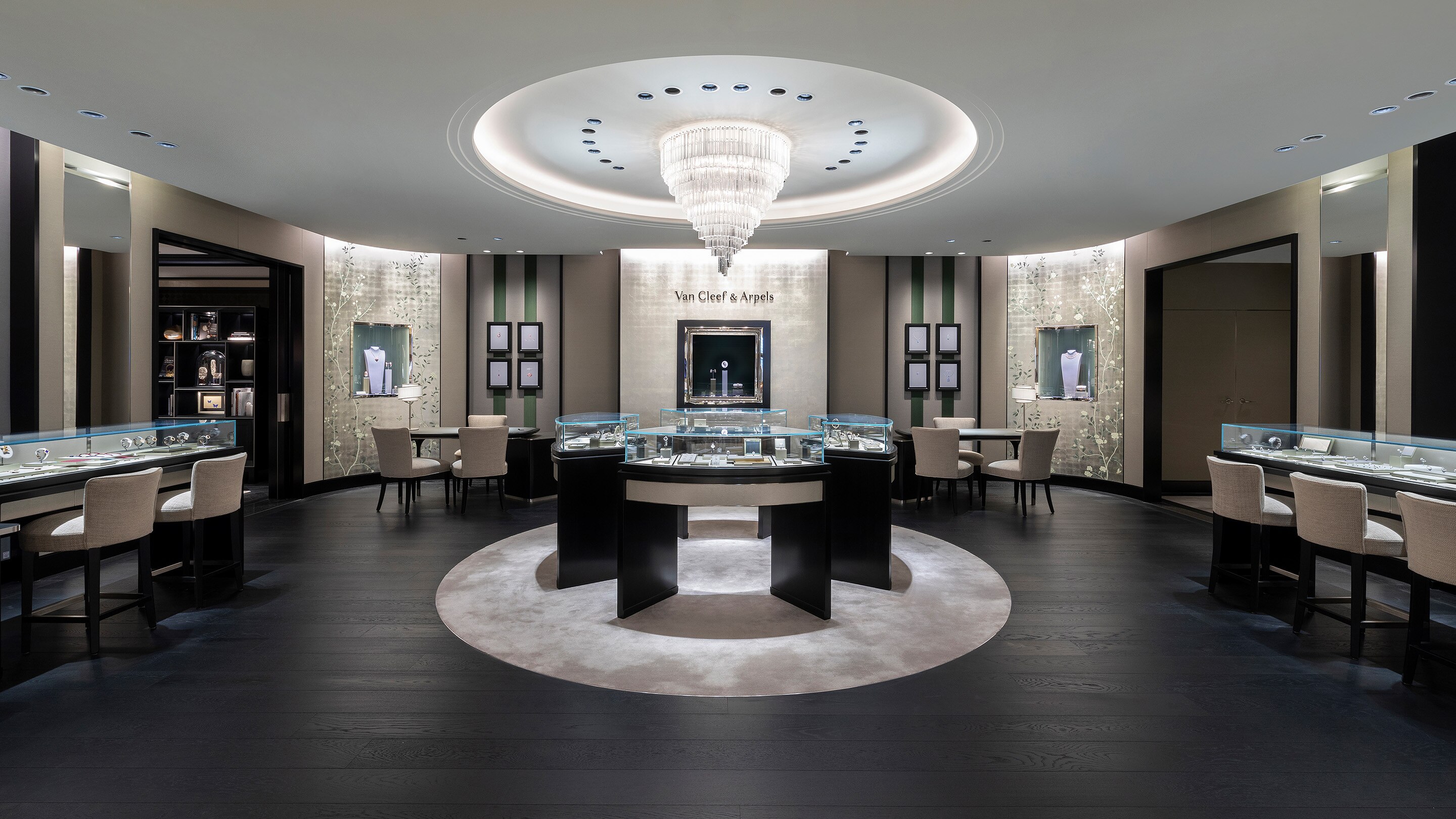 Hankyu Umeda boutique present the main aera view, van cleef and arpels