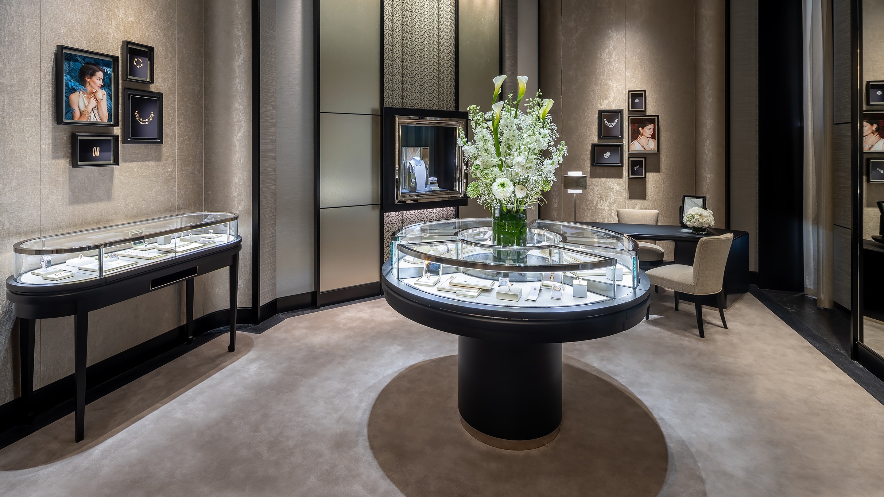 Vienne boutique present the commercial area view 2, Van Cleef Arpels