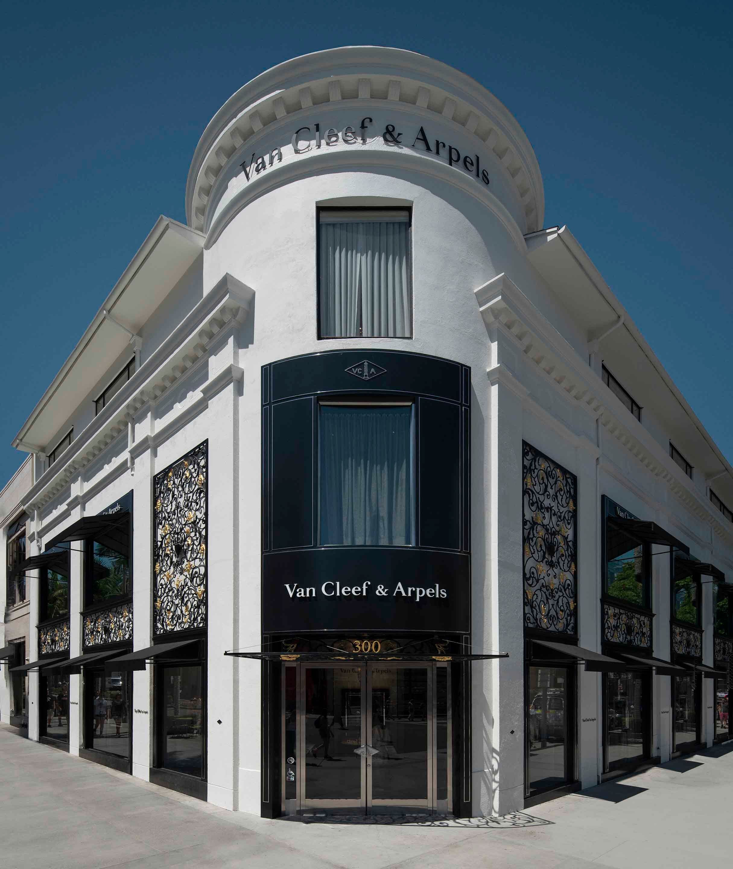 Beverly Hills rodeo drive boutique present the facade view, Van Cleef Arpels