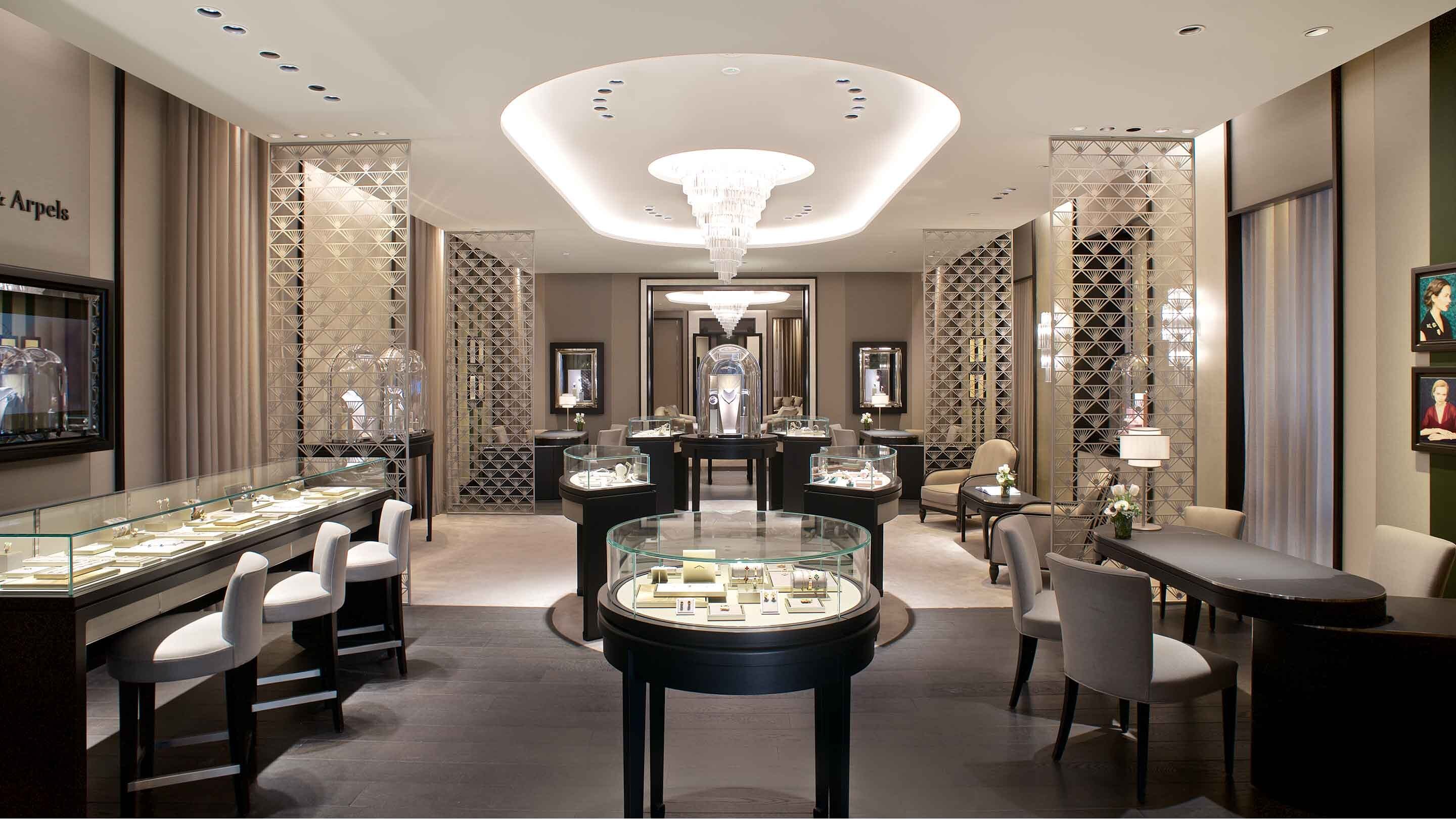 Munich Maximilianstrasse boutique present the main aera view, Van Cleef And Arpels