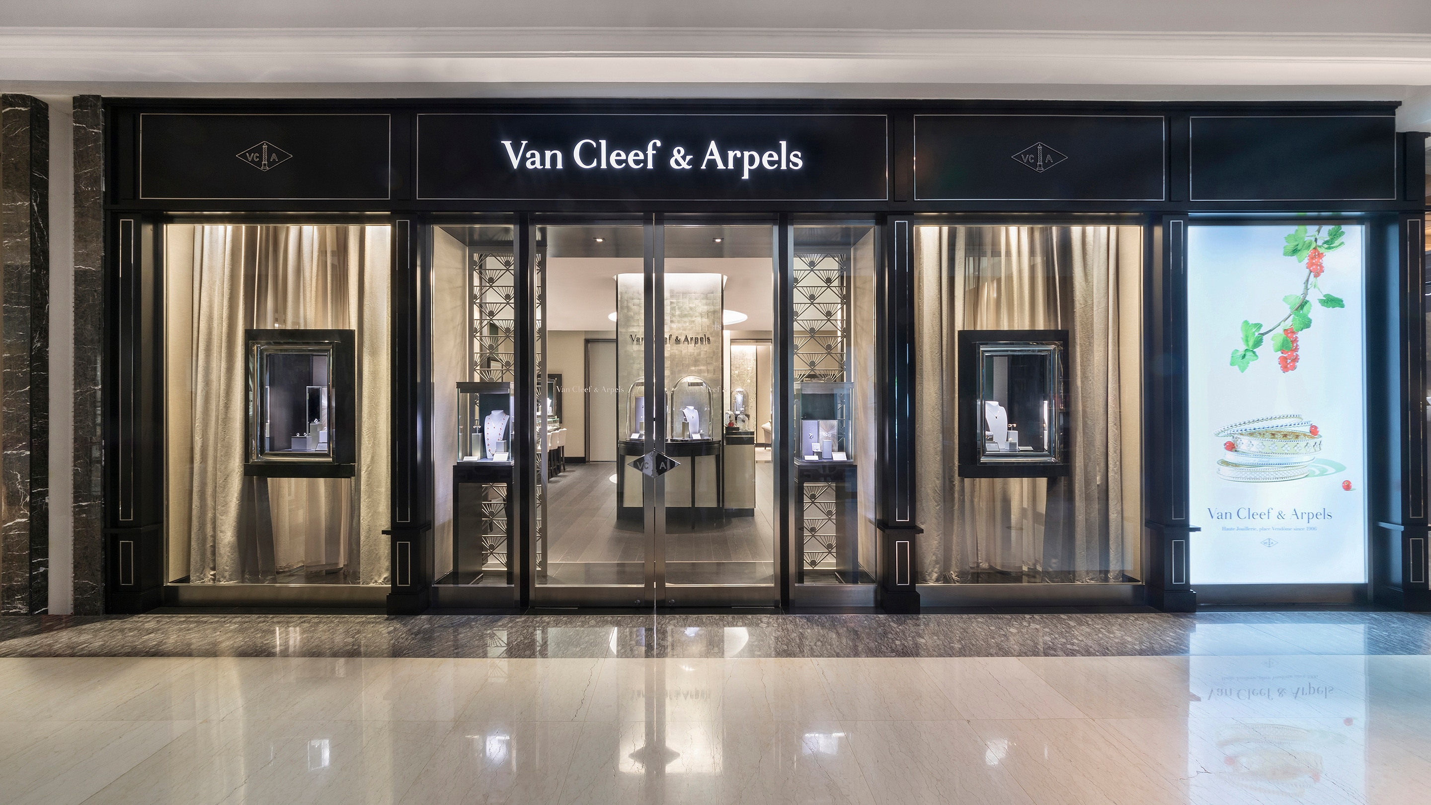 harbin charter boutique present facade view, Van Cleef & Arpels