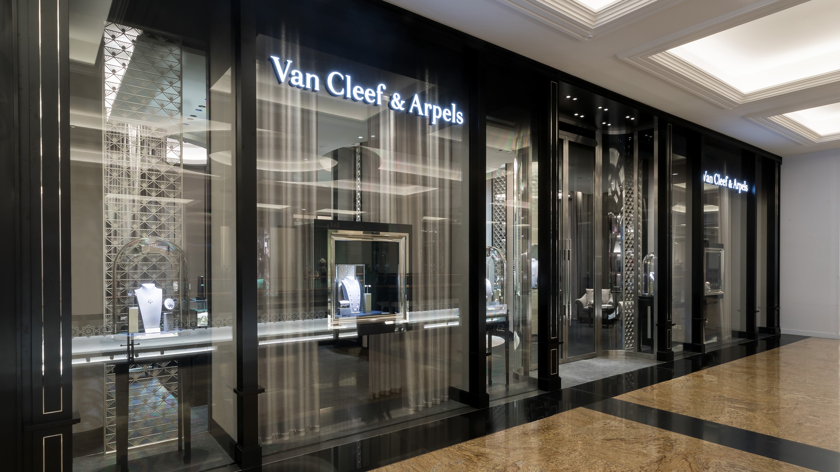 dubai mall of the emirates boutique present main area view, Van Cleef & Arpels