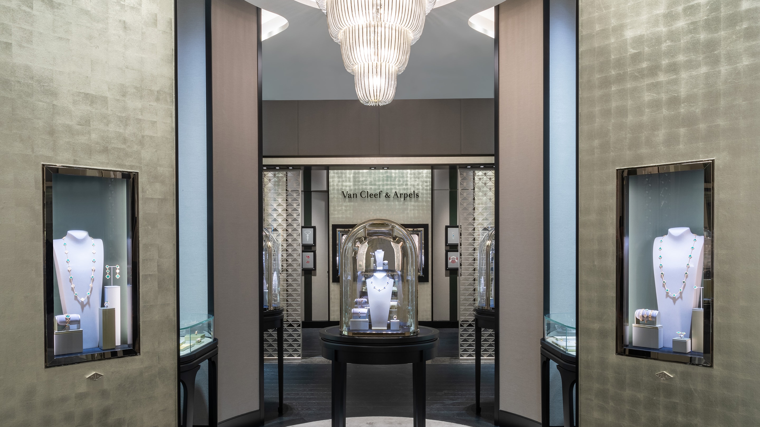 dubai mall of the emirates boutique present main area view, Van Cleef & Arpels