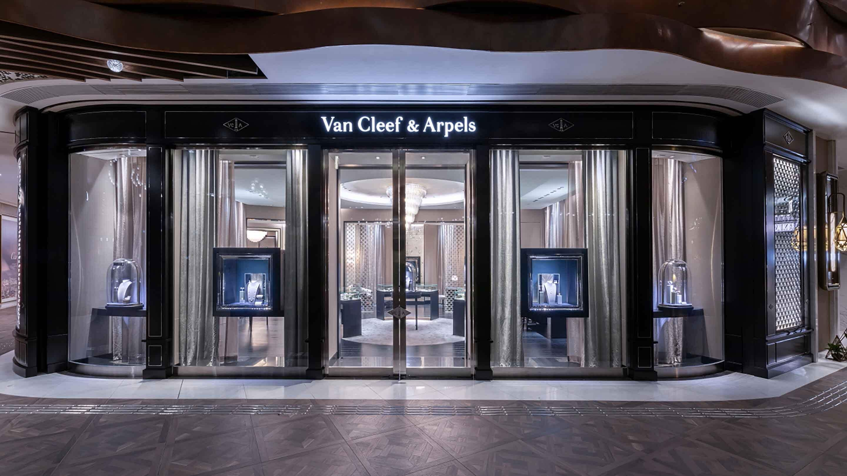 Hong Kong K11 musea present the facade view, Van Cleef & Arpels.