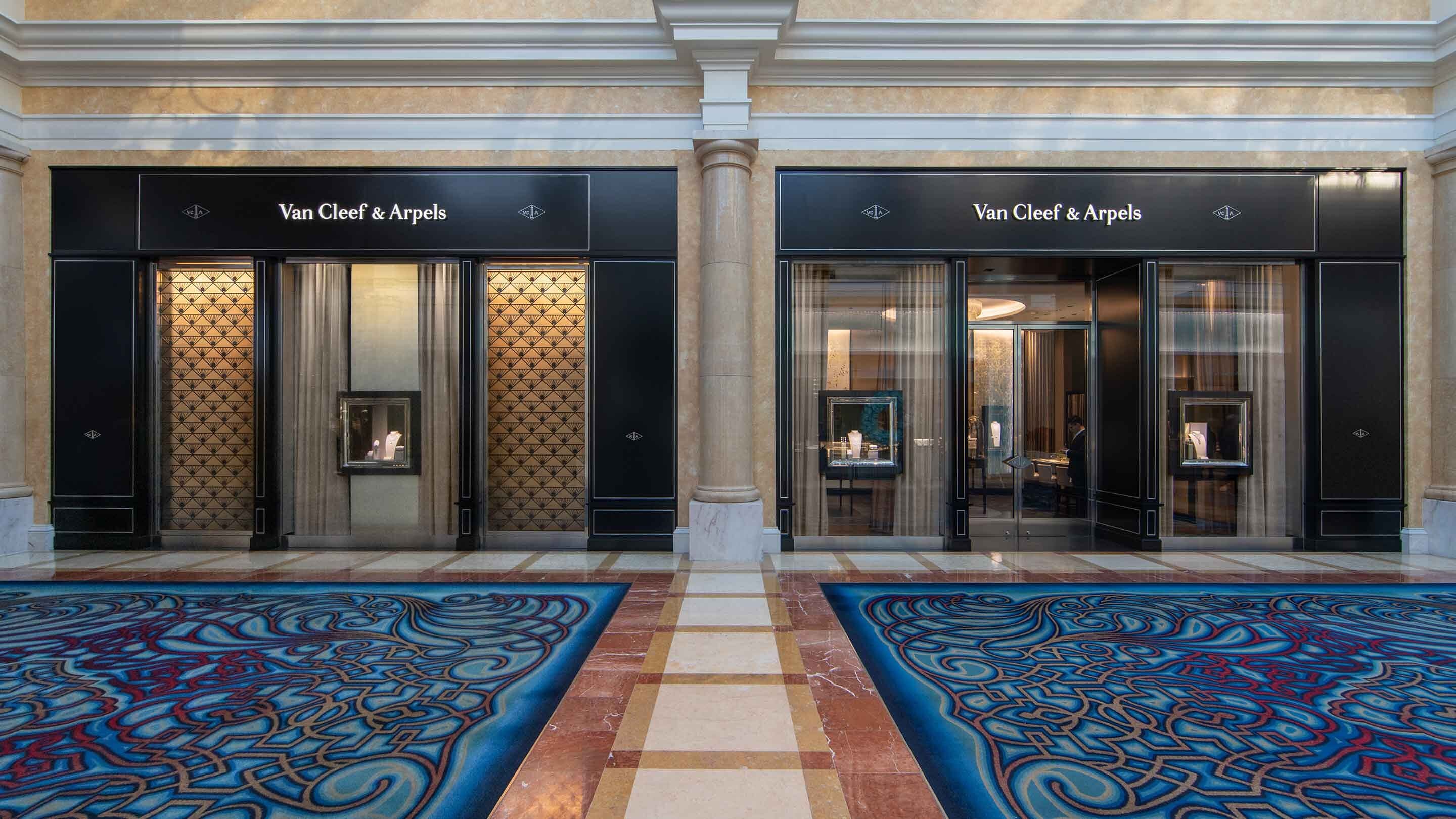 Las vegas Bellagio boutique present the facade view, van cleef arpels